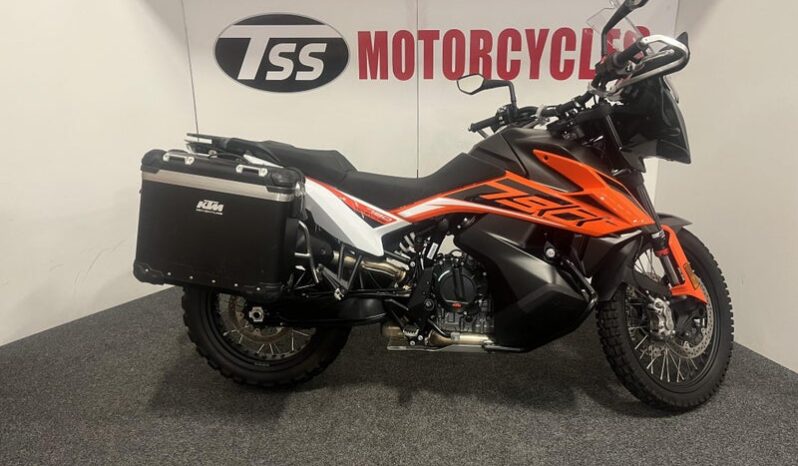 KTM 790