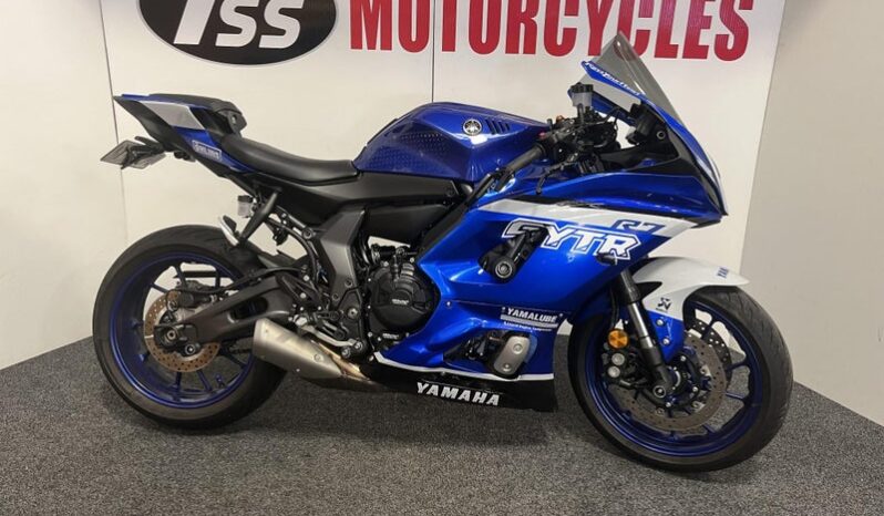 Yamaha R7