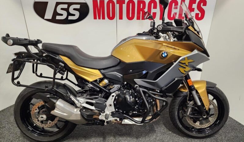 BMW F900