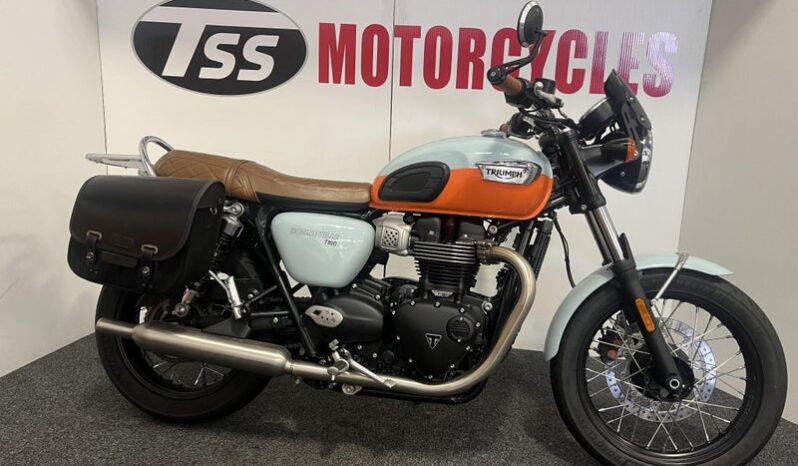 Triumph T100